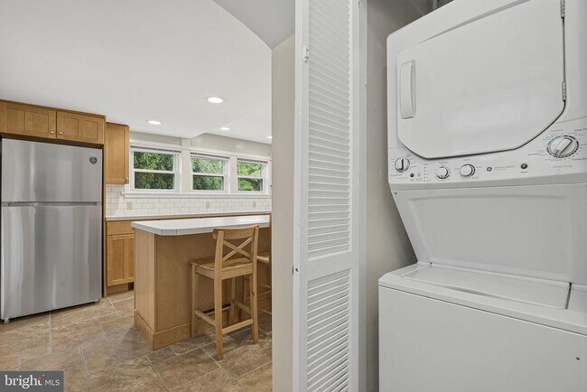 Building Photo - 432 Plainsboro Rd