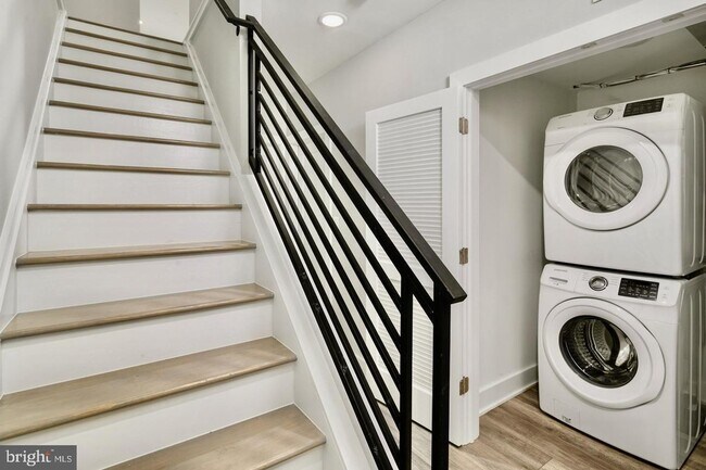 Building Photo - Brand New Luxury Apartments