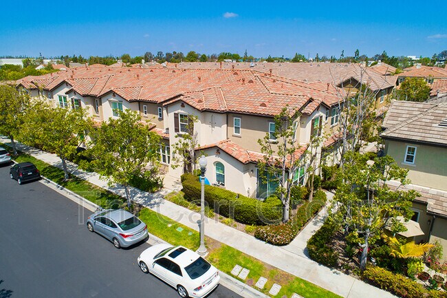 Building Photo - 1314 Cte Venosa