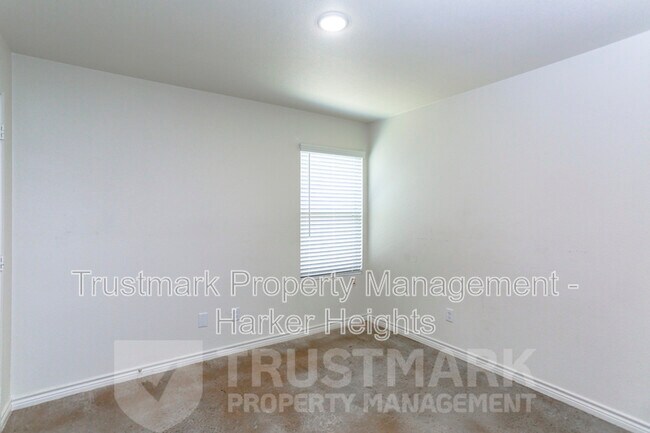 Building Photo - 2329 Alterman Dr