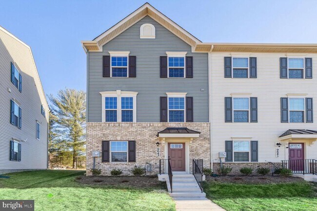 Building Photo - 9643 Tall Oaks Rd