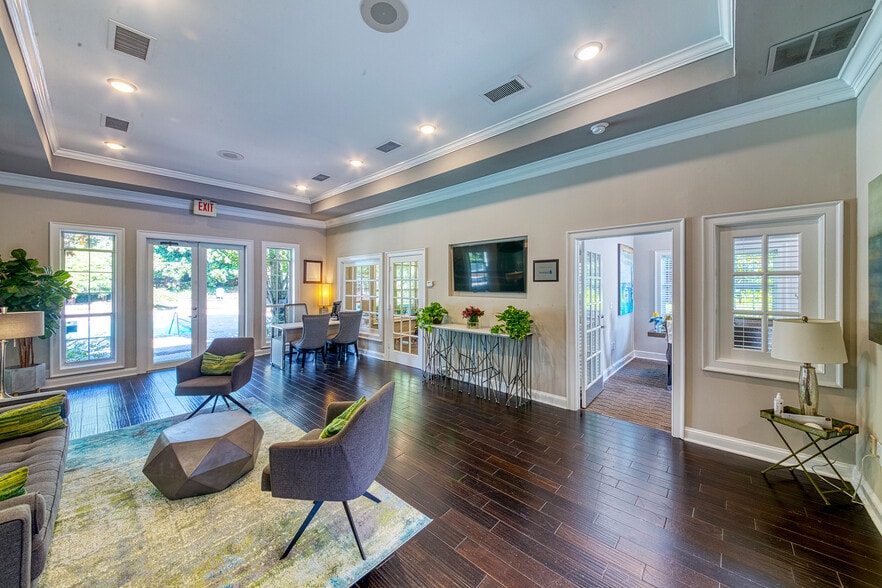 Evergreen Lenox Park 100 Lenox Park Cir NE Atlanta GA 30319 Apartment Finder