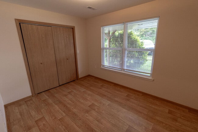 Building Photo - 1540 Florence Dr