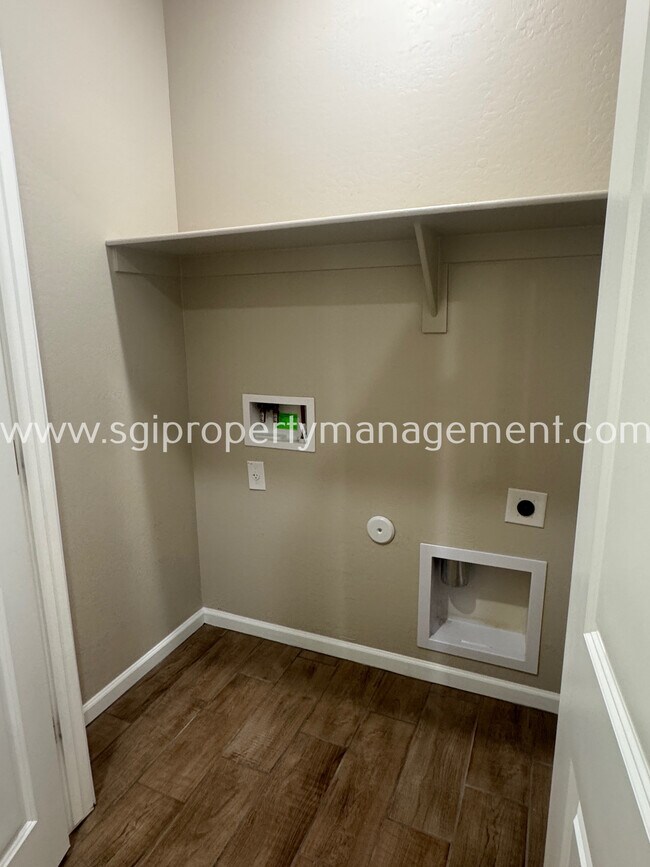 Building Photo - 17322 W Country Club Terrace
