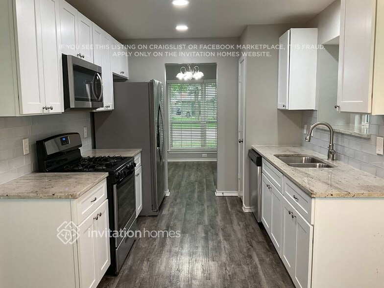 Building Photo - 611 Hanover Dr