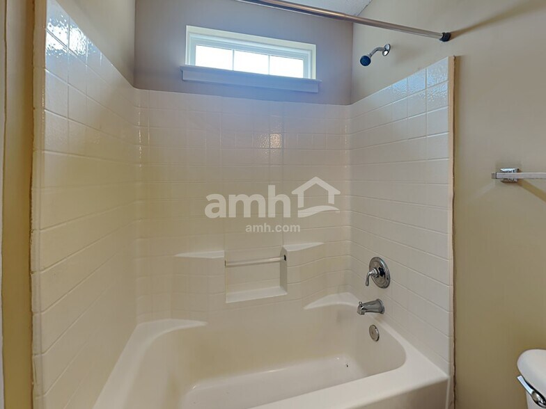 Building Photo - 23 Ashridge Way