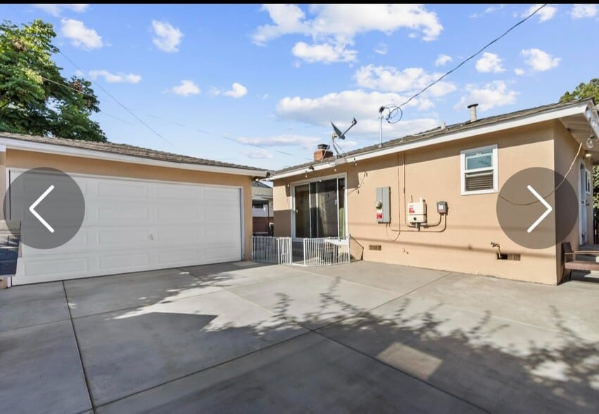 Building Photo - 11131 Alburtis Ave