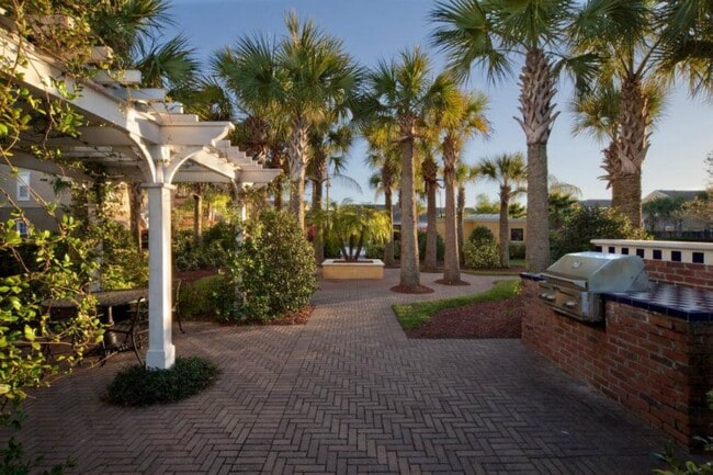 Building Photo - 3751 Conroy Rd