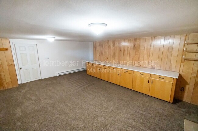 Building Photo - 4206 N Oak St