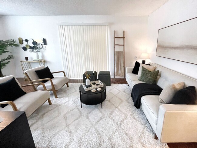 Building Photo - Central Austin Gem – Walk to Central Market!