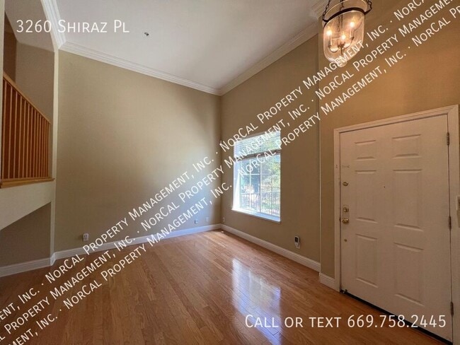Building Photo - 3260 Shiraz Pl