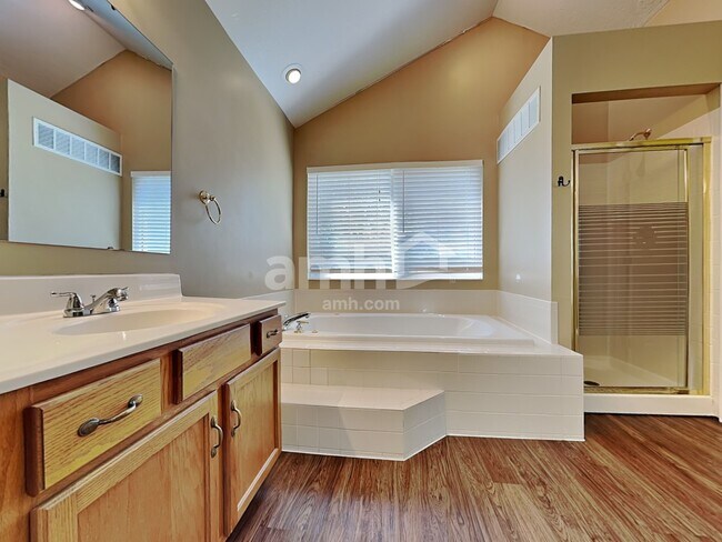 Building Photo - 1001 Vixen Dr