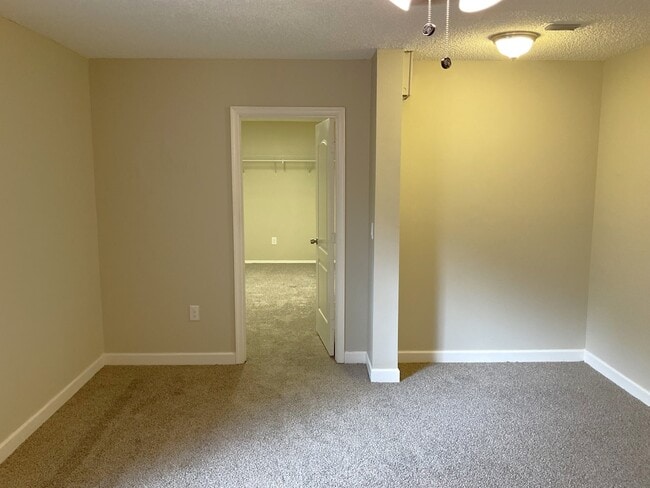 Building Photo - 3733 Lancewood Dr