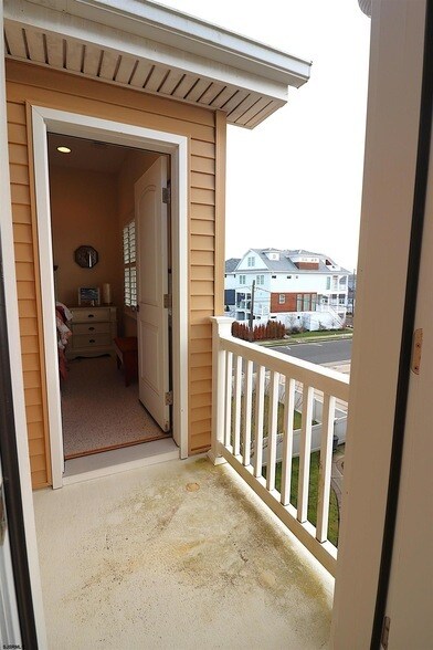 Building Photo - 9505 Monmouth Ave