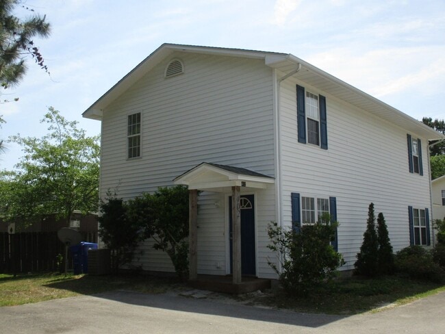 Primary Photo - 402 Johns Way