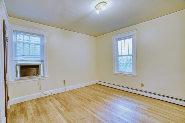 Building Photo - 29 Channing St