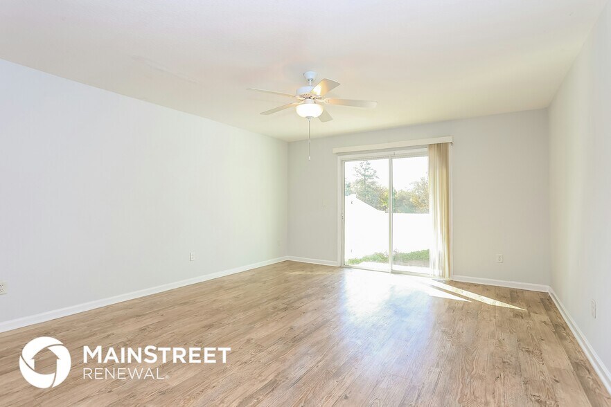 Building Photo - 558 Eiseman Wy