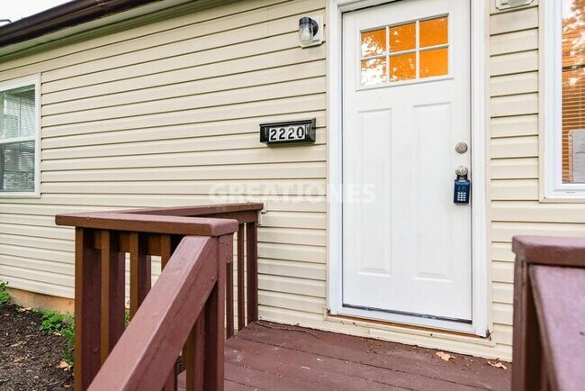 Building Photo - 2220 Gaebler Ave