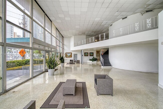 Building Photo - 6484 Indian Creek Dr