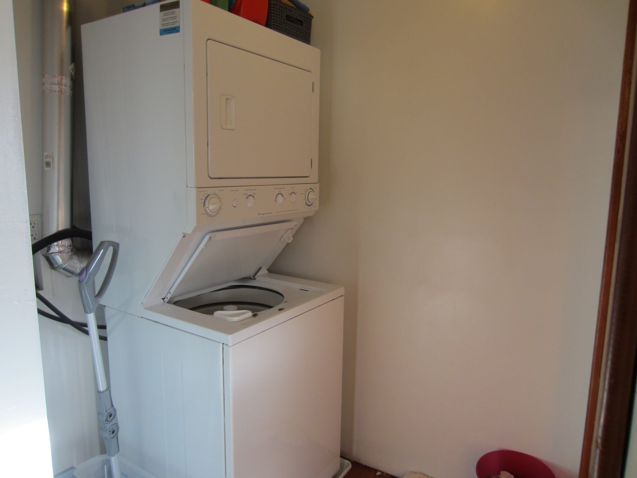 Building Photo - 1317 Rhode Island St