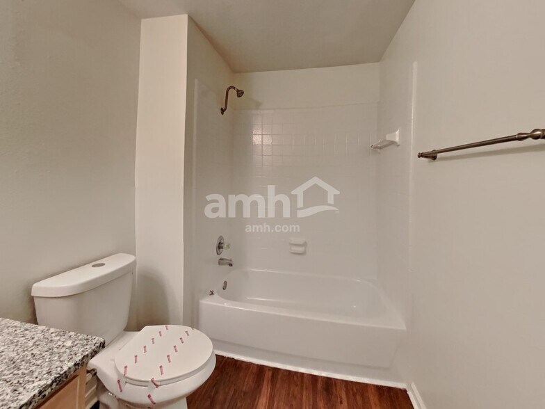 Building Photo - 31442 Camden Village Dr