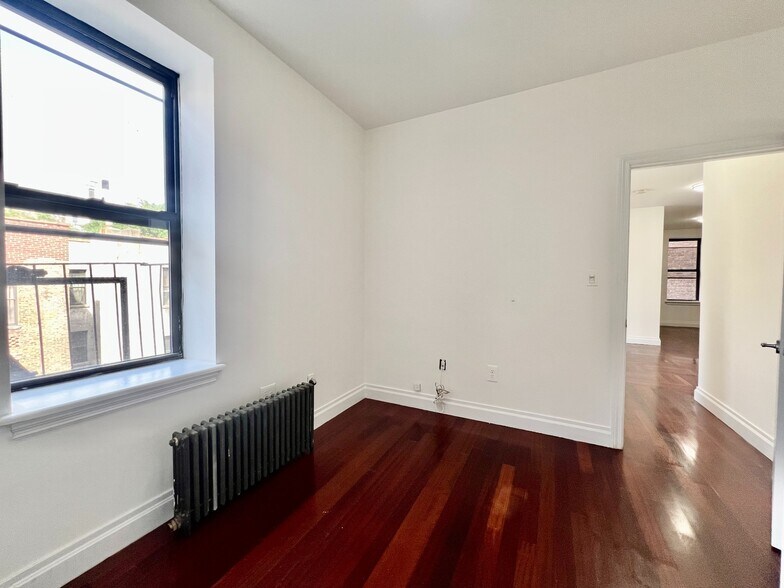 Building Photo - 609 W 137th St