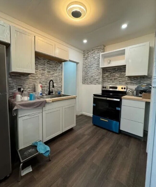 Building Photo - Osmond Duplex