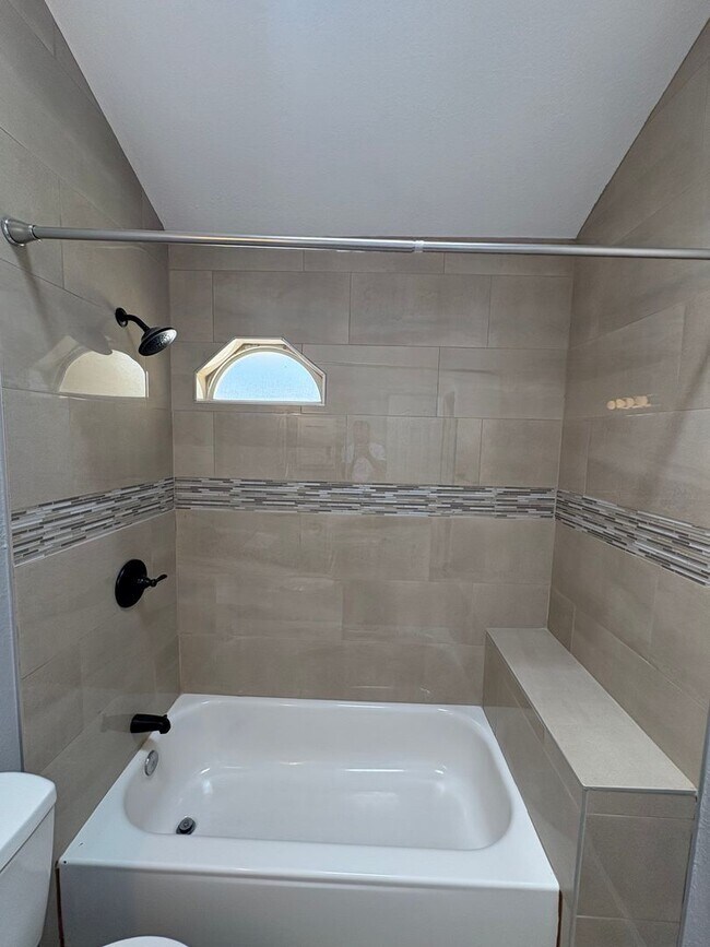 Building Photo - Home for Rent in Horizon by the Golf Course
