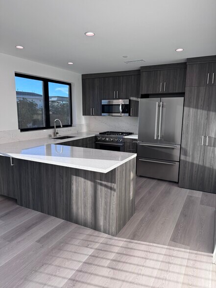 Building Photo - 2408 Highland Ave