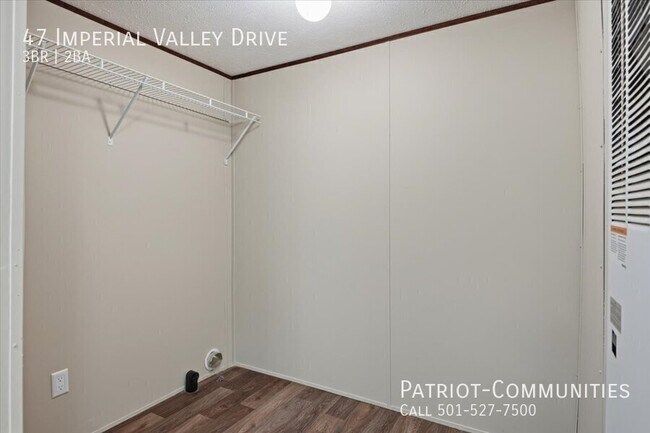 Building Photo - 47 Imperial Valley Dr