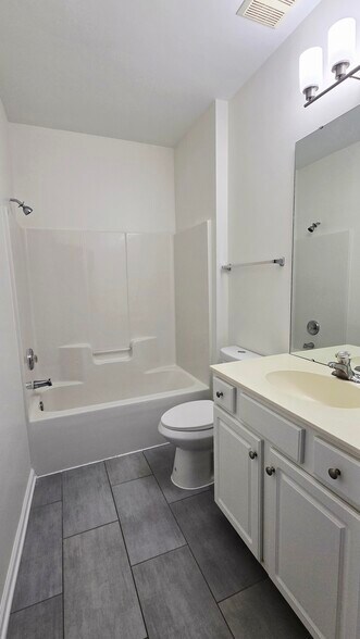 2nd Bathroom - 14353 San Paolo Ln