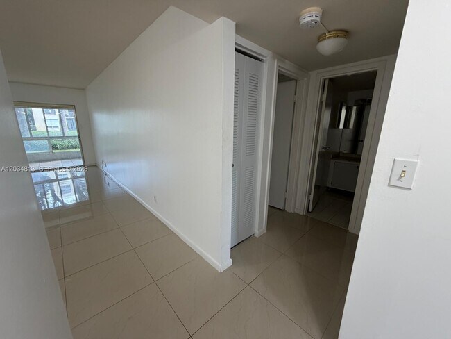 Building Photo - 200 Waterway Dr S