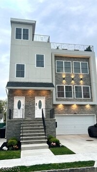 Building Photo - 476 Meade St