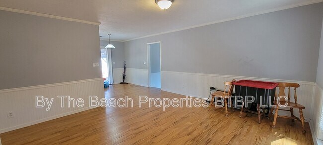 Building Photo - 1702 Wandering Way