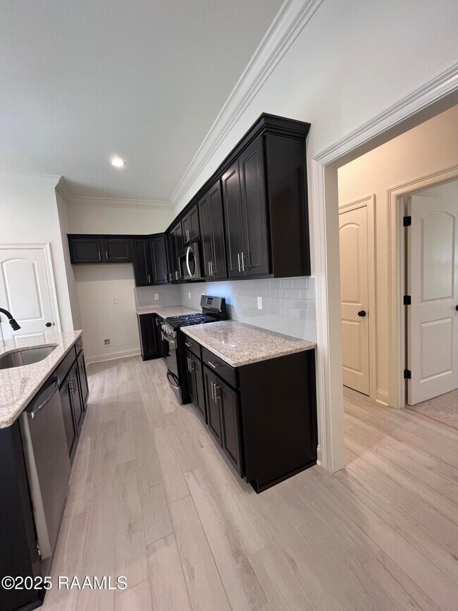 Building Photo - 107 Tenor St