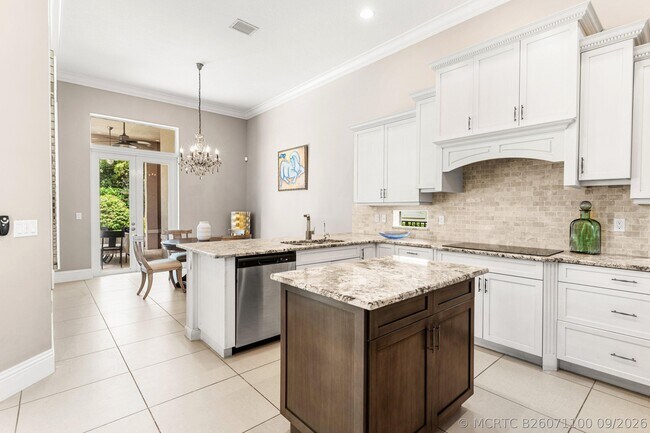Building Photo - 12121 Sunnydale Dr