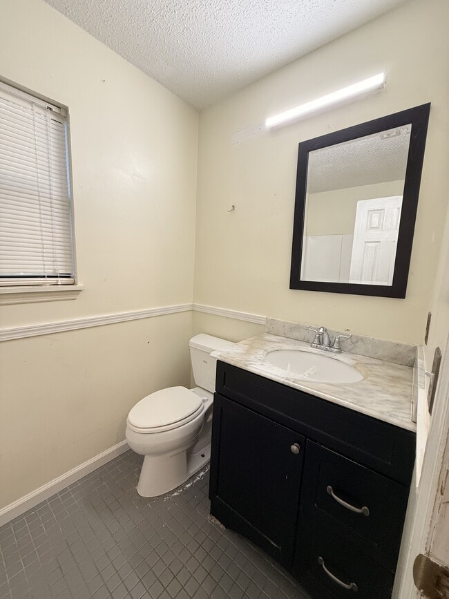 Building Photo - 610 18th St