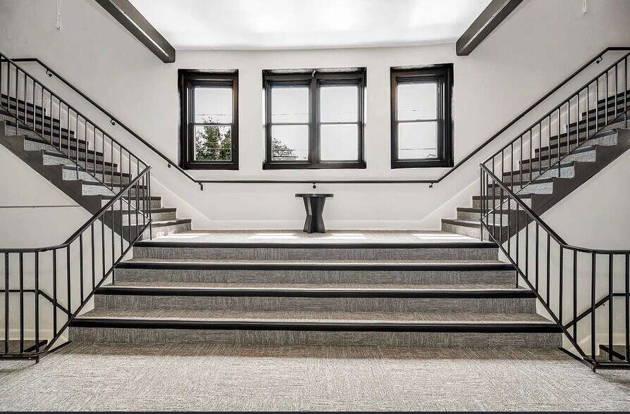 Building Photo - 72 Boisvert St