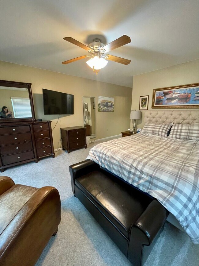 Building Photo - Adorable Home in Raeburn! 3Br/2BA