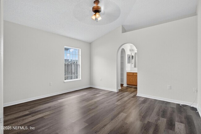 Building Photo - 2042 Wiley Oaks Ln