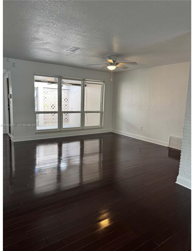 Building Photo - 5320 SW 89th Ave