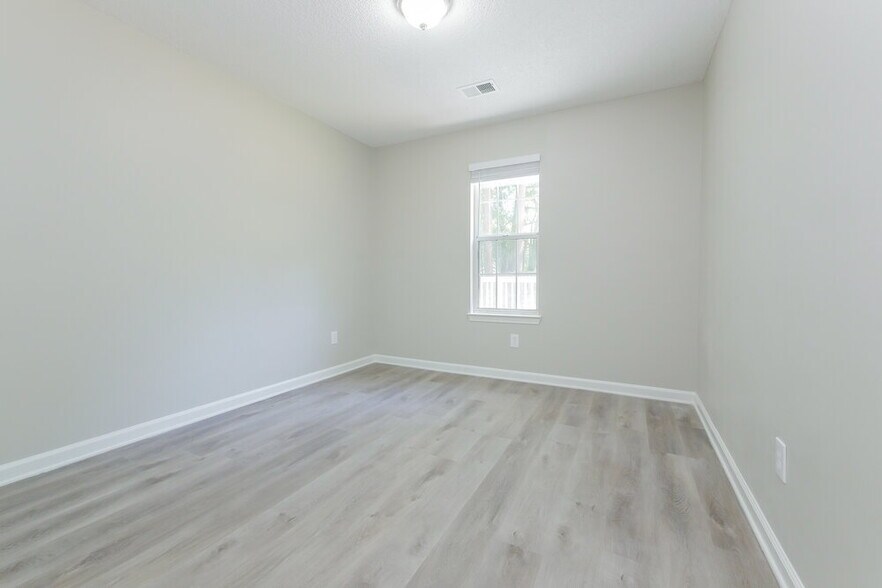 Building Photo - 1575 Elizabeth Ln