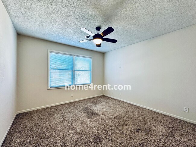 Building Photo - Blue Valley Northwest home on a cul-de-sac w/ granite counters, ss appliances and fenced yard!