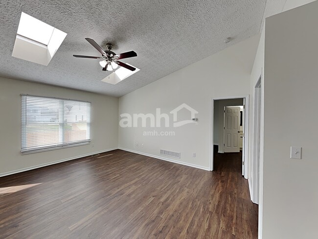 Building Photo - 5889 Westbend Dr