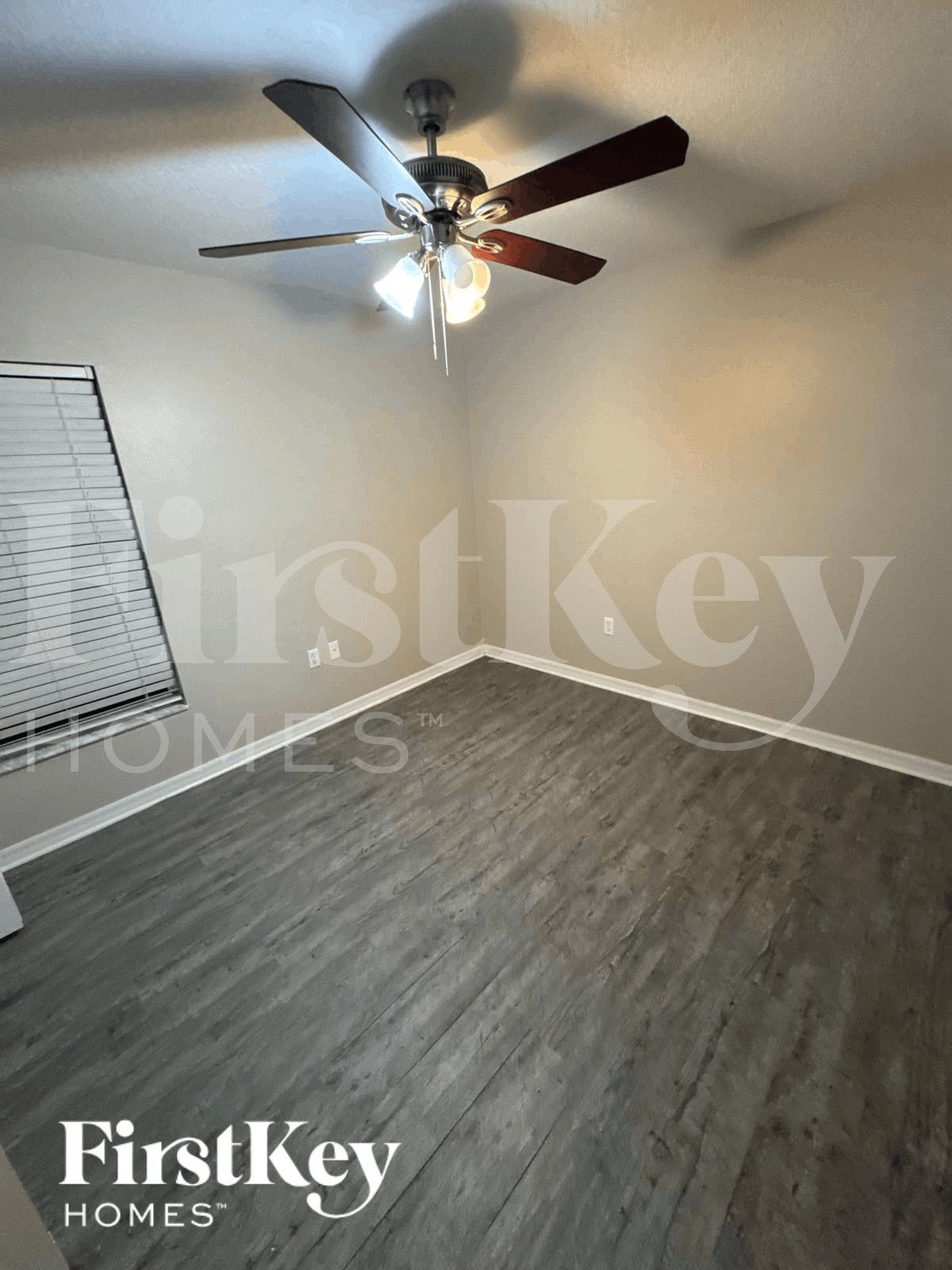 Building Photo - 839 Mendoza Dr