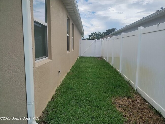 Building Photo - 920 Covington Ct