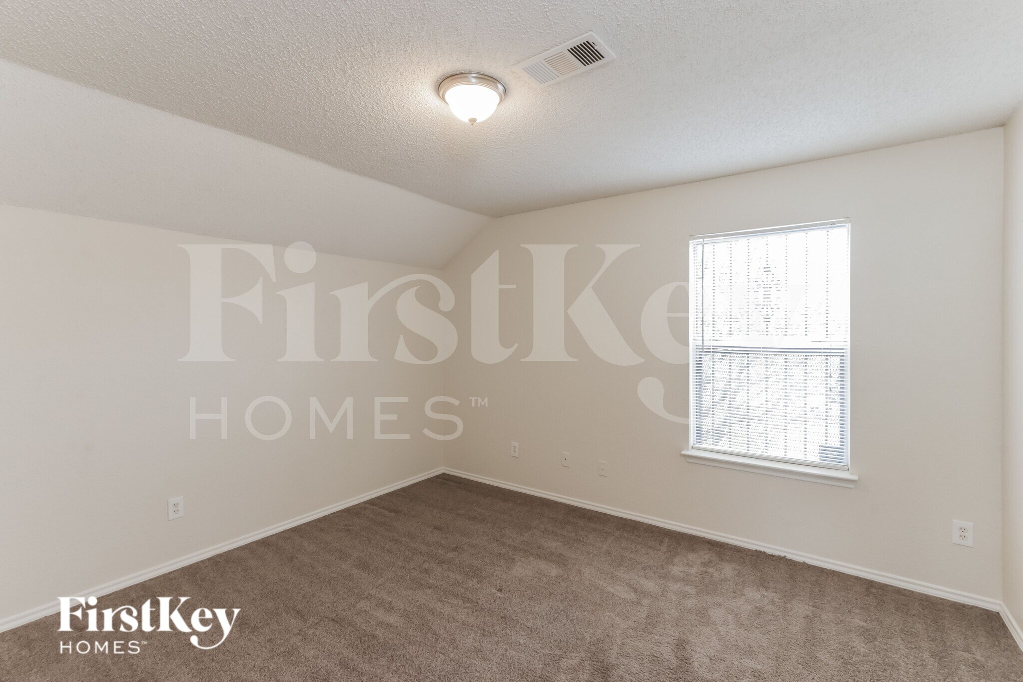 Building Photo - 10219 Glen Vista Dr