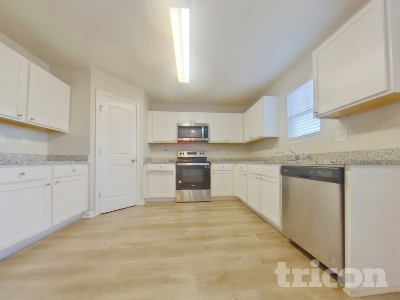 Building Photo - 133 Glendale Blvd