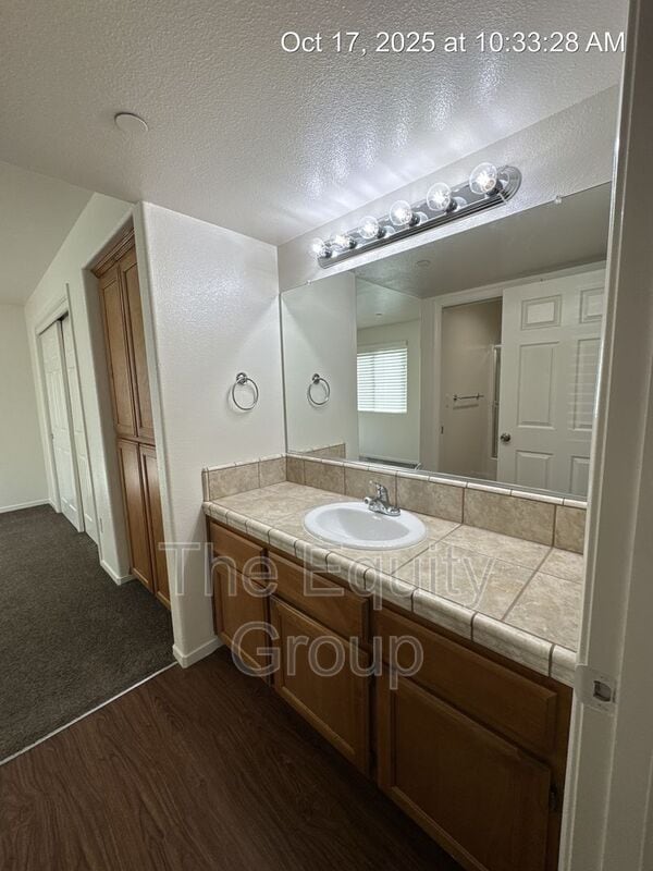 Building Photo - 2220 W Lark Ave