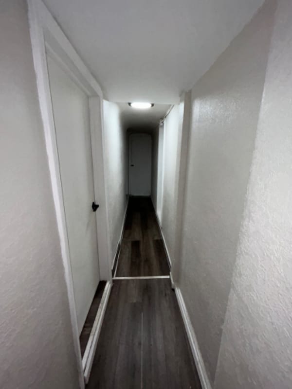 Building Photo - 716 E Mahanoy St